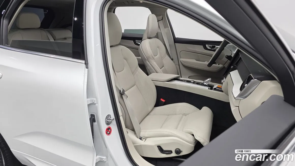 Volvo XC60 2026 из KR, фото 4
