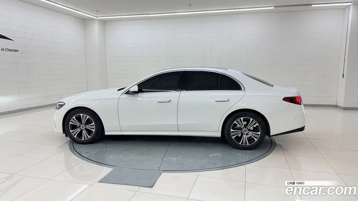 Mercedes-Benz E-Class 2024 из KR, фото 2