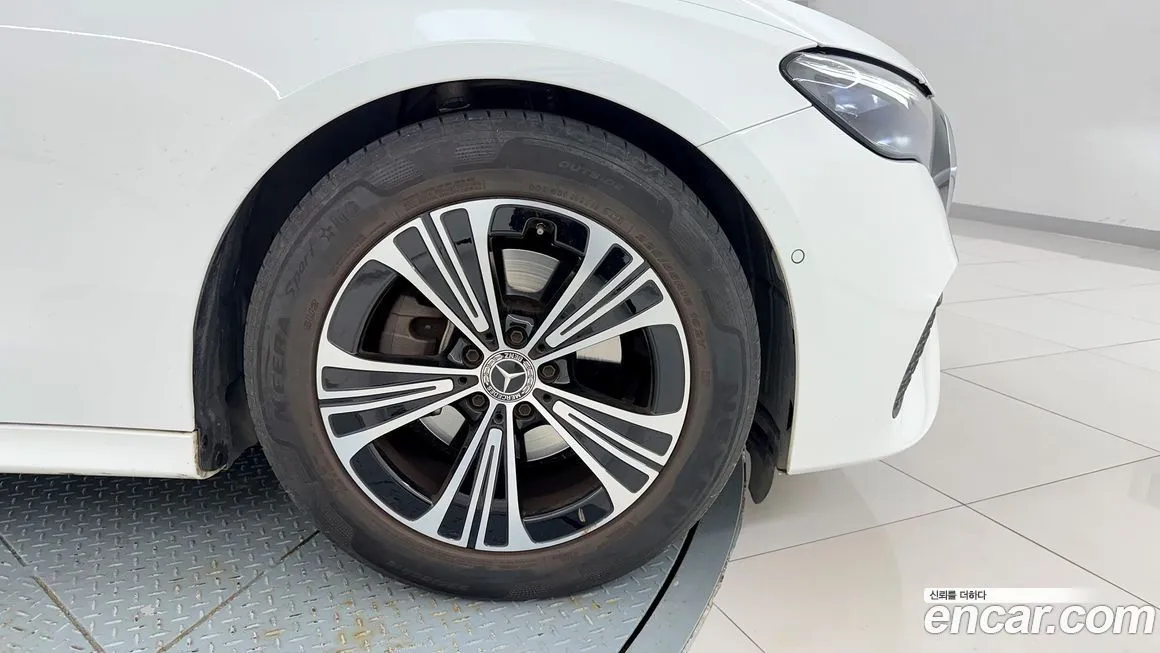 Mercedes-Benz E-Class 2024 из KR, фото 8