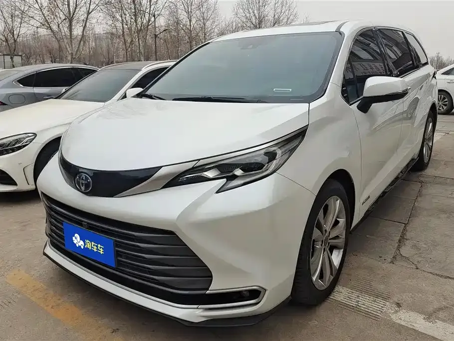 Toyota Sienna 2024 из CN, фото 1
