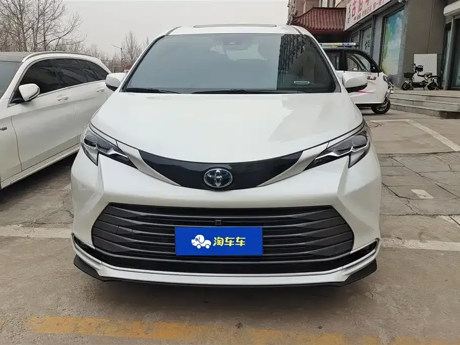 Toyota Sienna 2024 из CN, фото 3