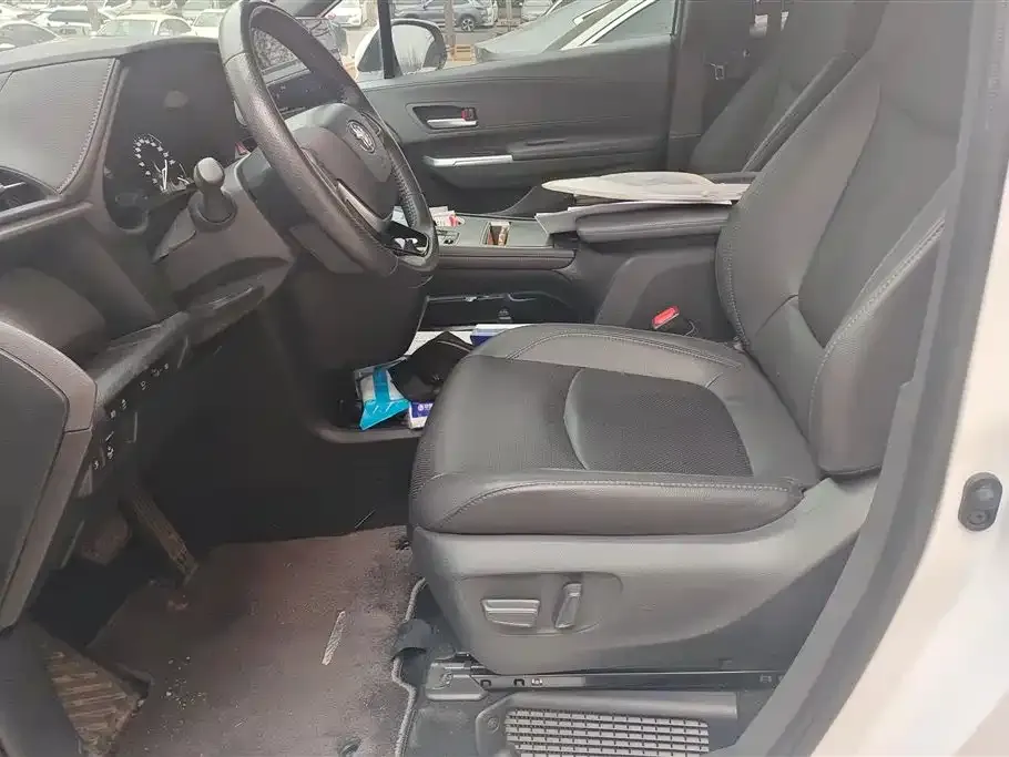 Toyota Sienna 2024 из CN, фото 4