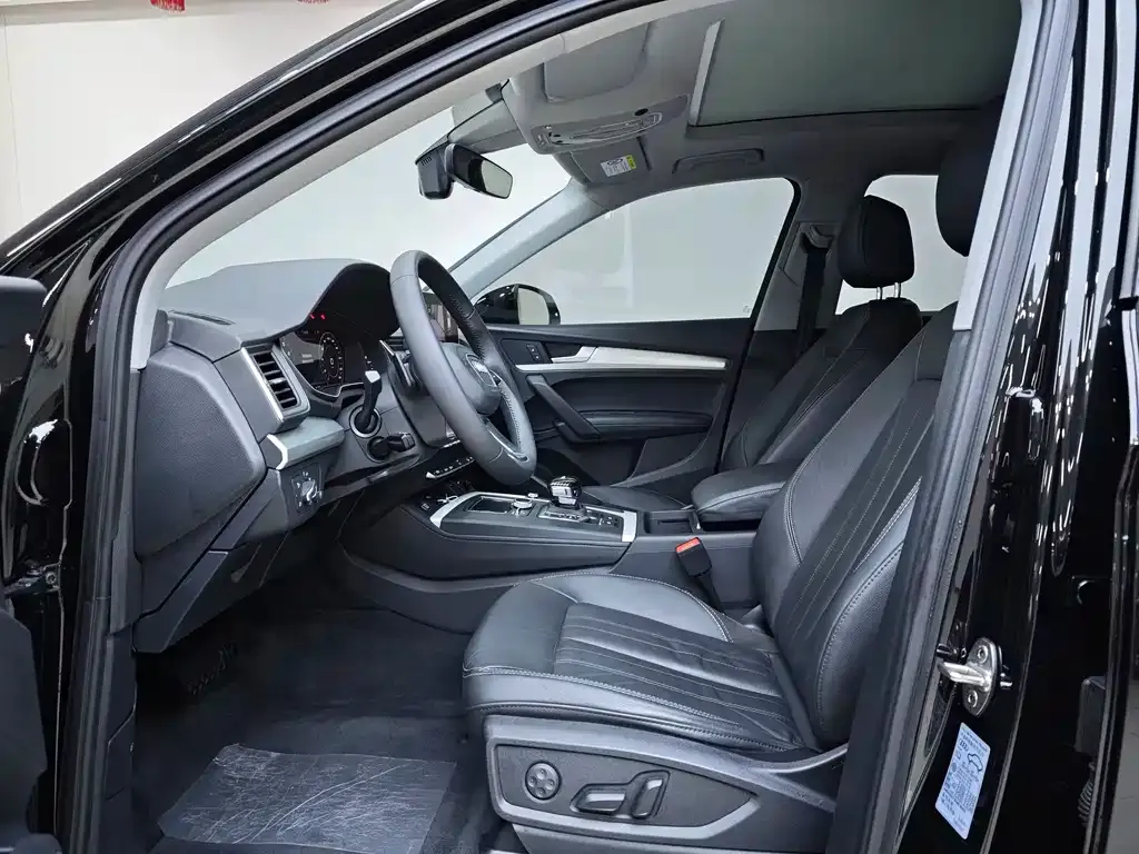 Audi Q5L 2021 из CN, фото 8