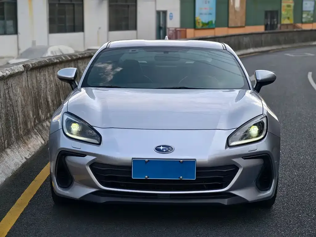 Subaru BRZ 2023 из CN, фото 10