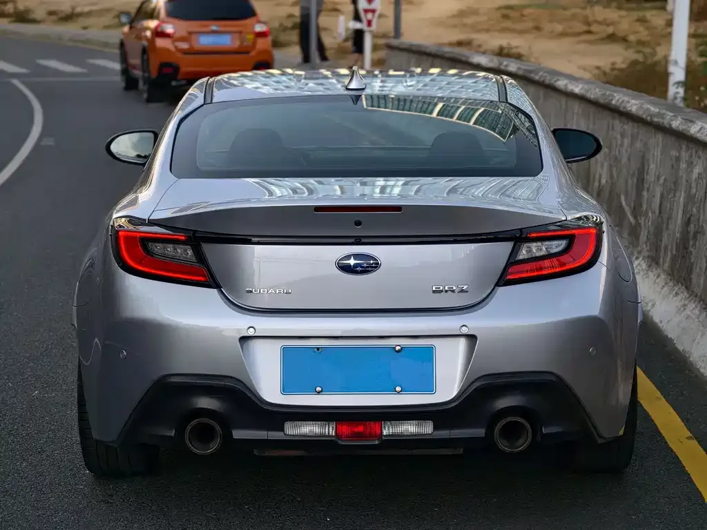 Subaru BRZ 2023 из CN, фото 7