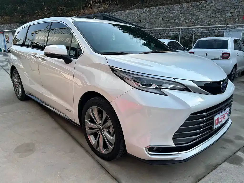 Toyota Sienna 2023 из CN, фото 8