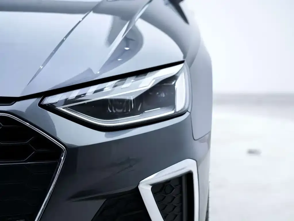 Audi A4L 2021 из CN, фото 6