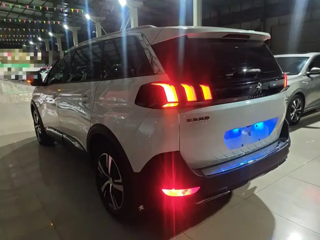Peugeot 5008 2023 из CN, фото 6
