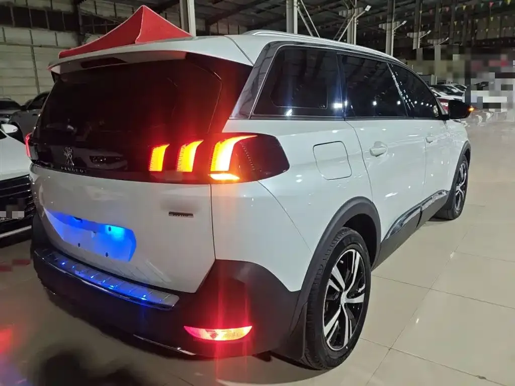 Peugeot 5008 2023 из CN, фото 7