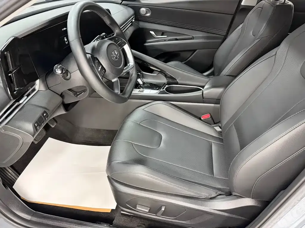 Hyundai Elantra 2022 из CN, фото 10