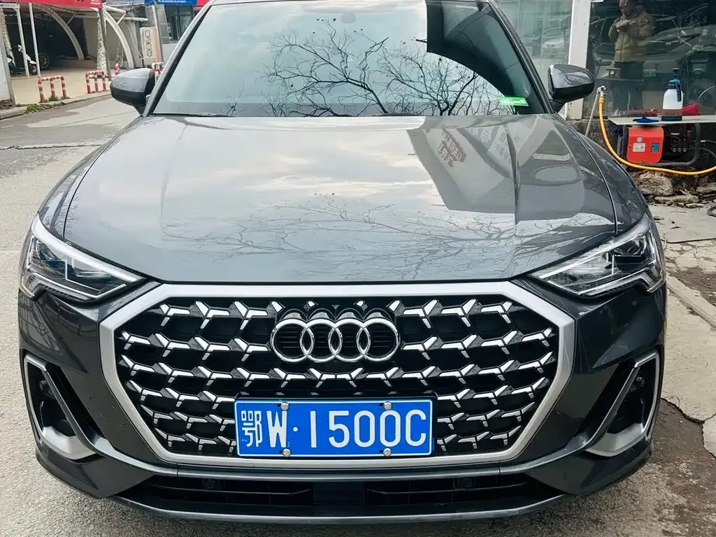Audi Q3 — фото 9