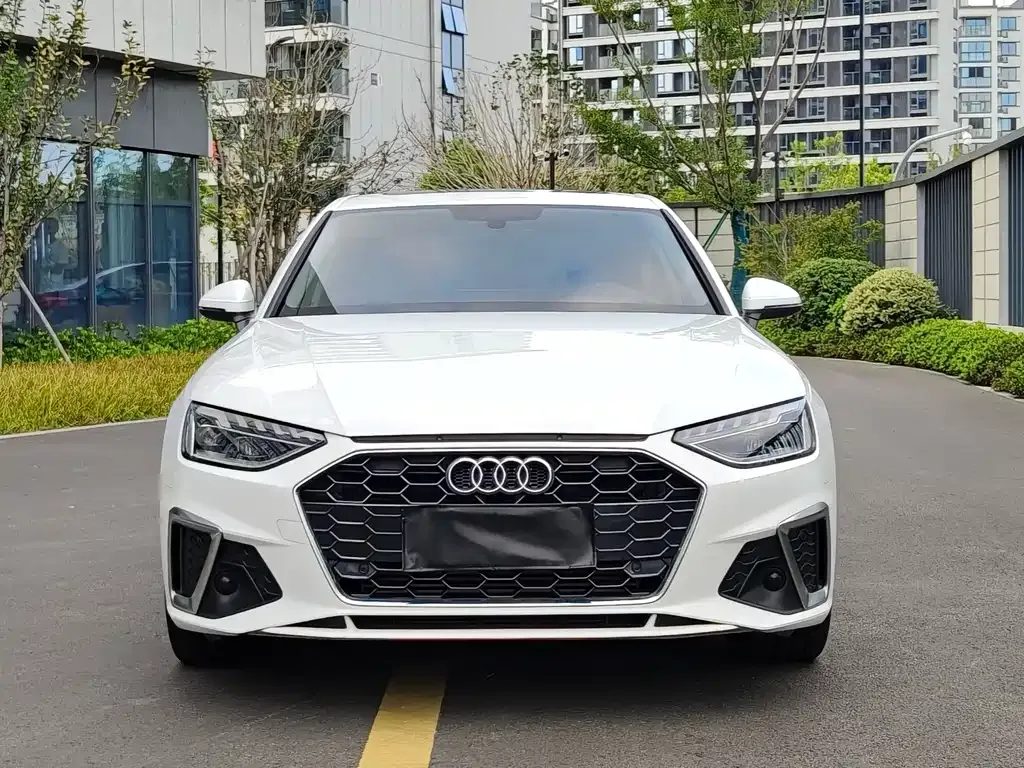 Audi A4L 2021 из CN, фото 9