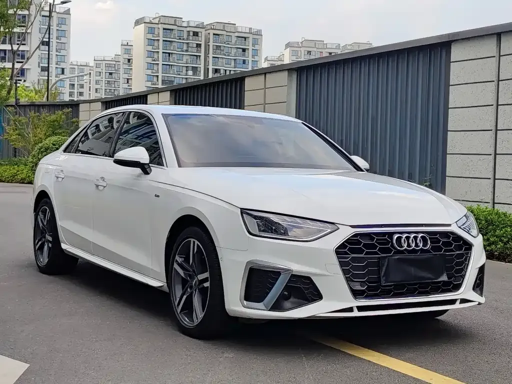 Audi A4L 2021 из CN, фото 3