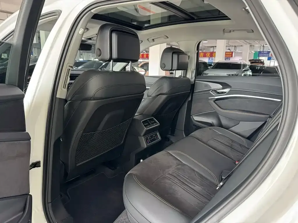 Audi e-tron 2023 из CN, фото 5