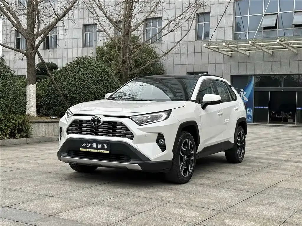 Toyota RAV4 2021 из CN, фото 1