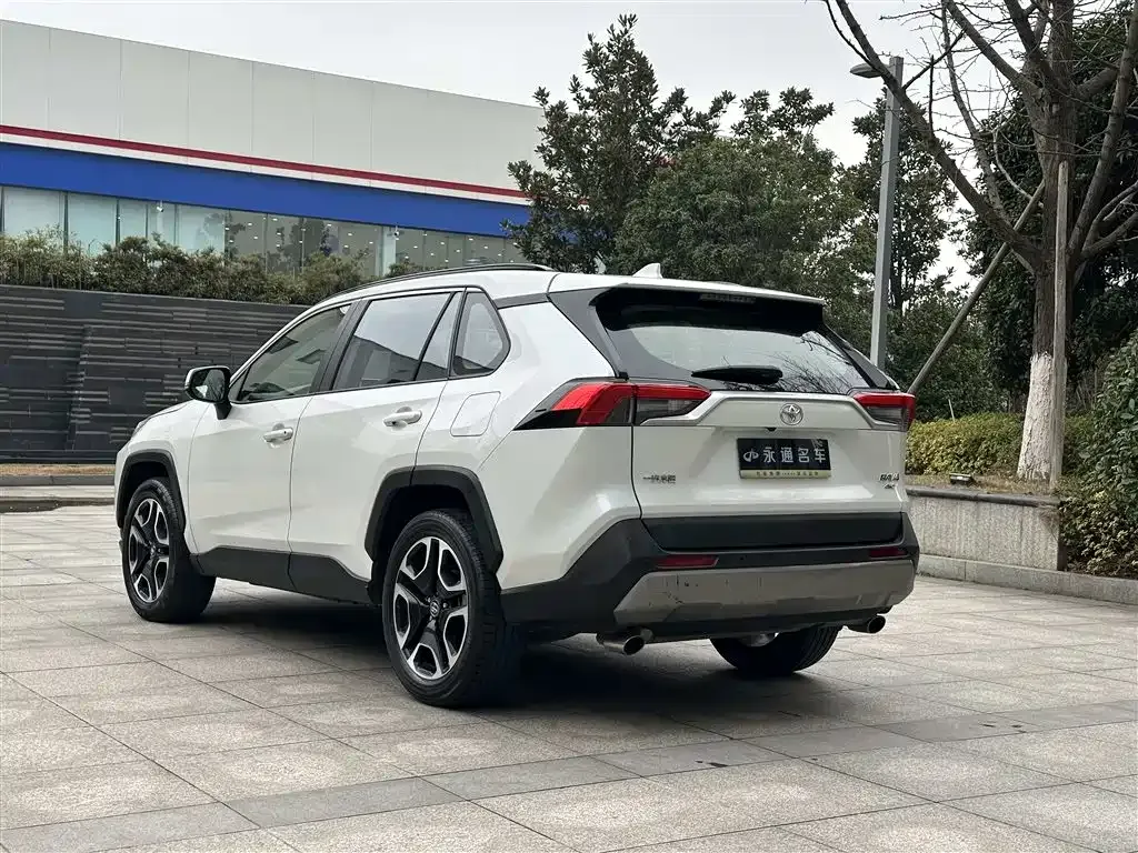 Toyota RAV4 2021 из CN, фото 9