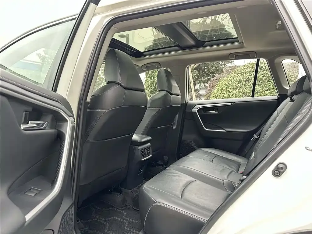 Toyota RAV4 2021 из CN, фото 3