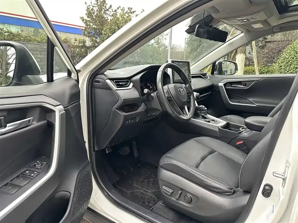 Toyota RAV4 2021 из CN, фото 6