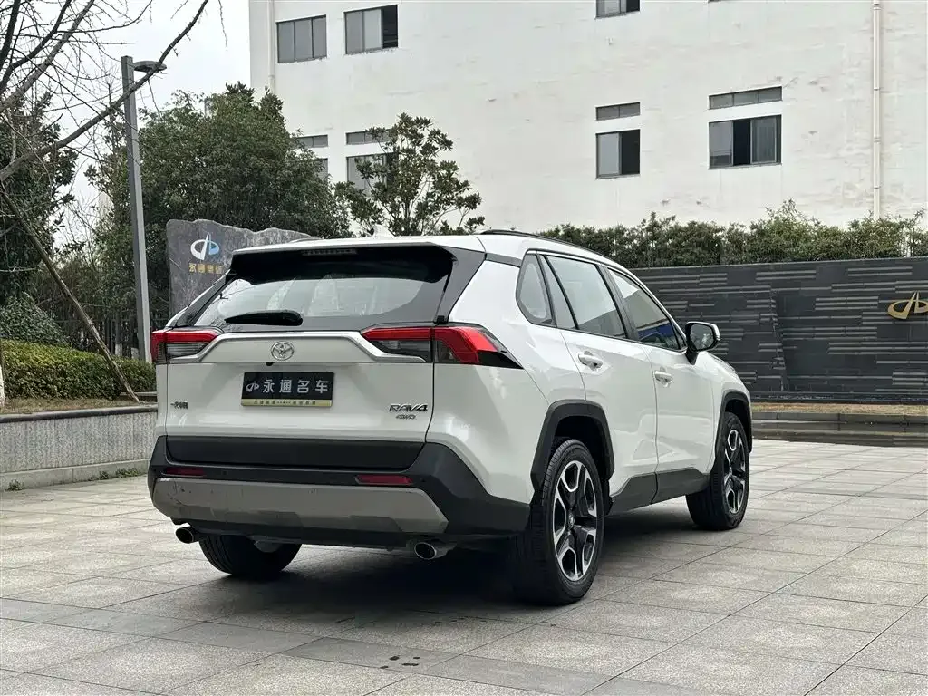 Toyota RAV4 2021 из CN, фото 7