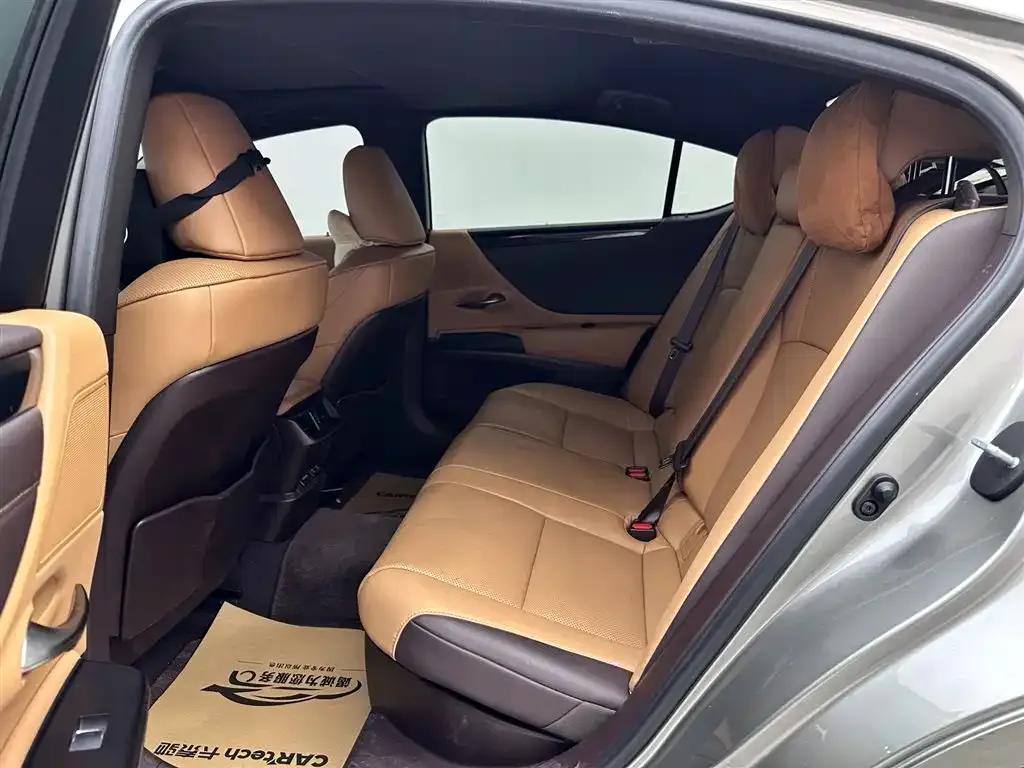 Lexus ES 2021 из CN, фото 9
