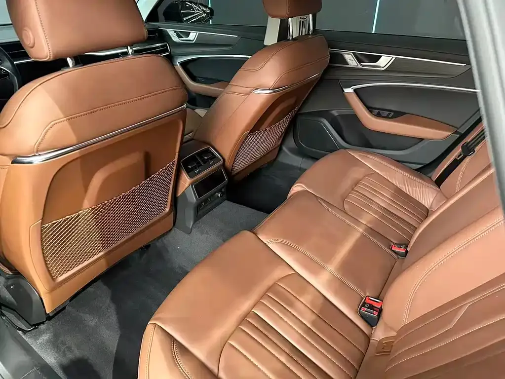 Audi A6L 2024 из CN, фото 9