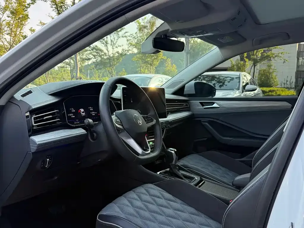 Volkswagen Sagitar 2023 из CN, фото 3