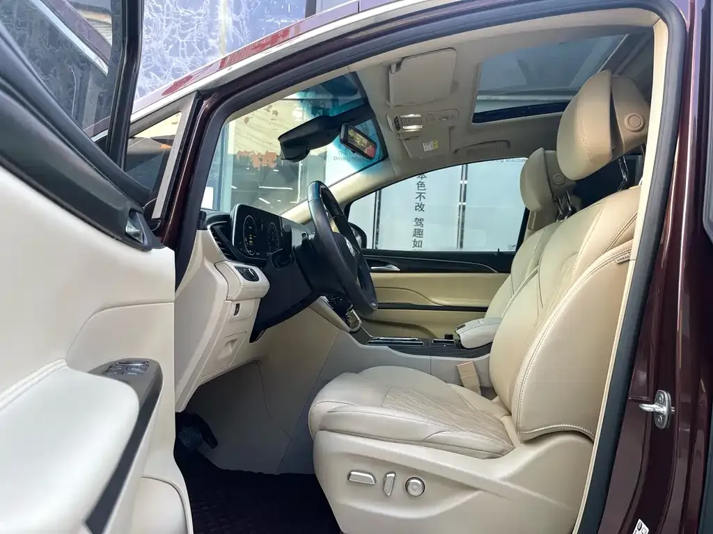 Buick GL8 2021 из CN, фото 10
