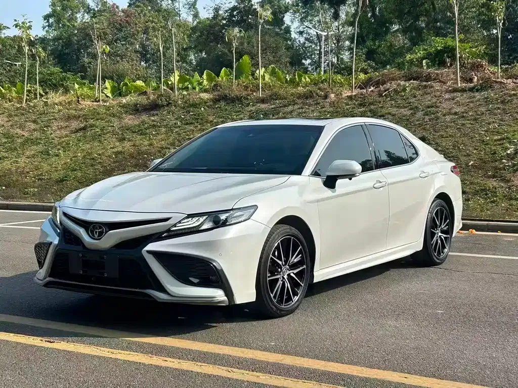 Toyota Camry 2022 из CN, фото 7