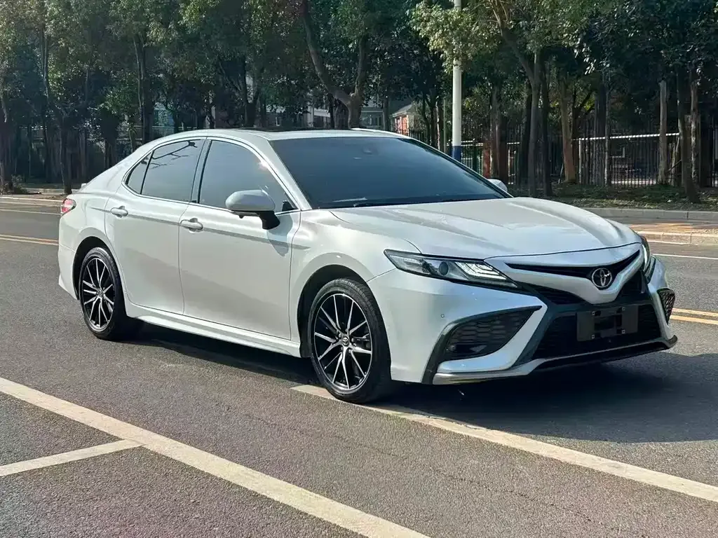 Toyota Camry 2022 из CN, фото 4