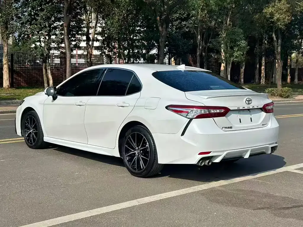 Toyota Camry 2022 из CN, фото 5