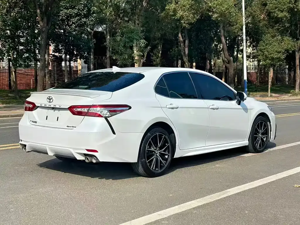Toyota Camry 2022 из CN, фото 3