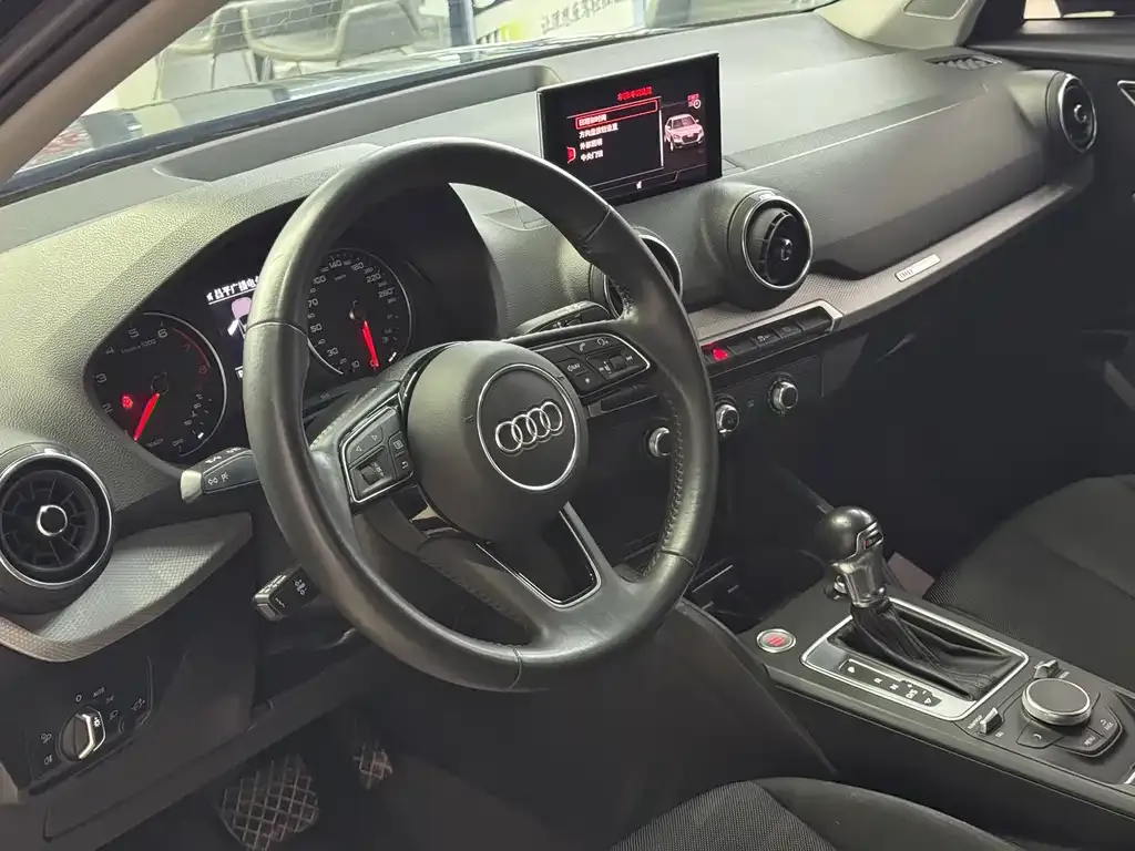 Audi Q2L 2021 из CN, фото 8