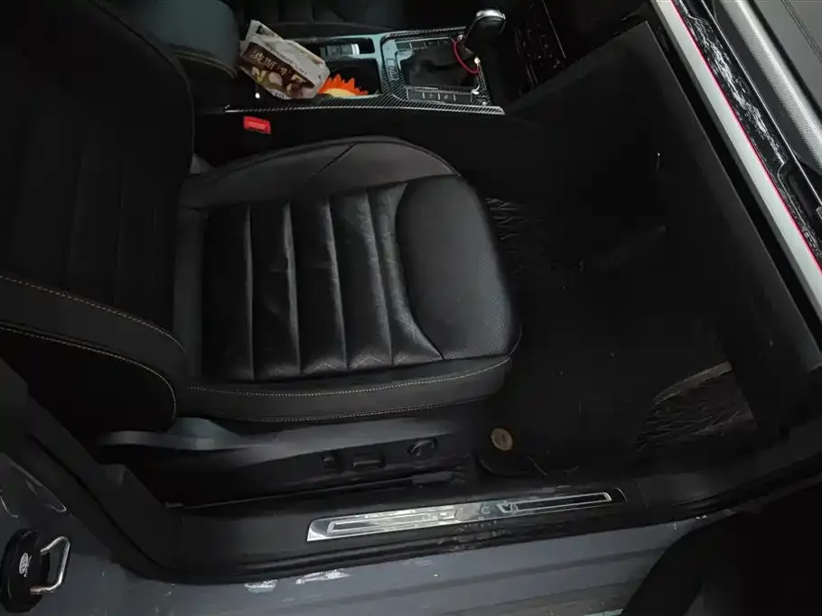 Volkswagen CC 2023 из CN, фото 5