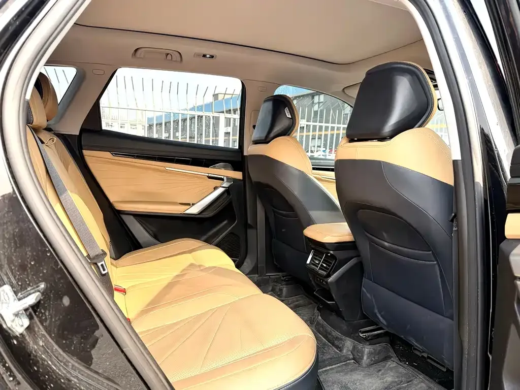Geely Boyue L 2023 из CN, фото 4