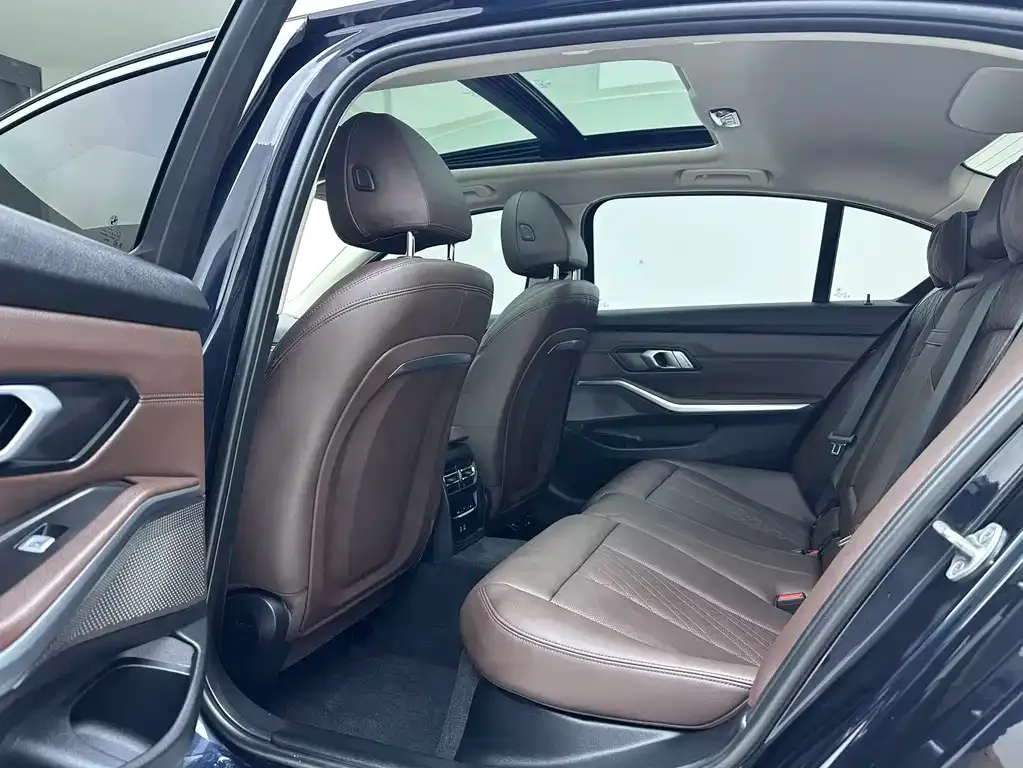 BMW 3 Series 2022 из CN, фото 8
