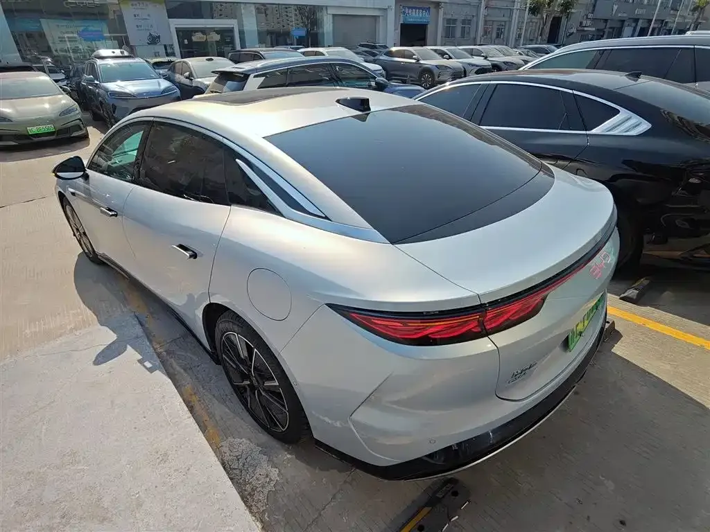 BYD Han L 2025 из CN, фото 5