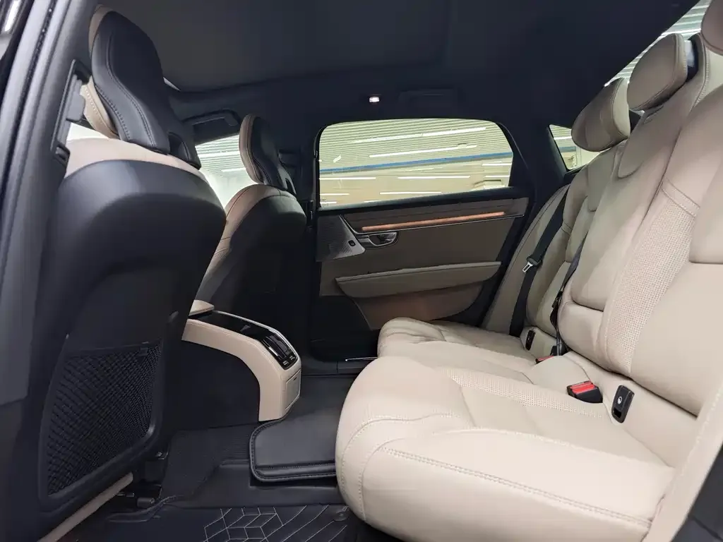 Volvo S90 2025 из CN, фото 3