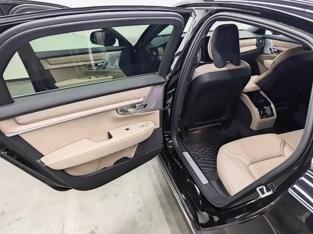 Volvo S90 2025 из CN, фото 10
