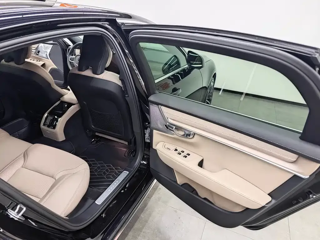 Volvo S90 2025 из CN, фото 9