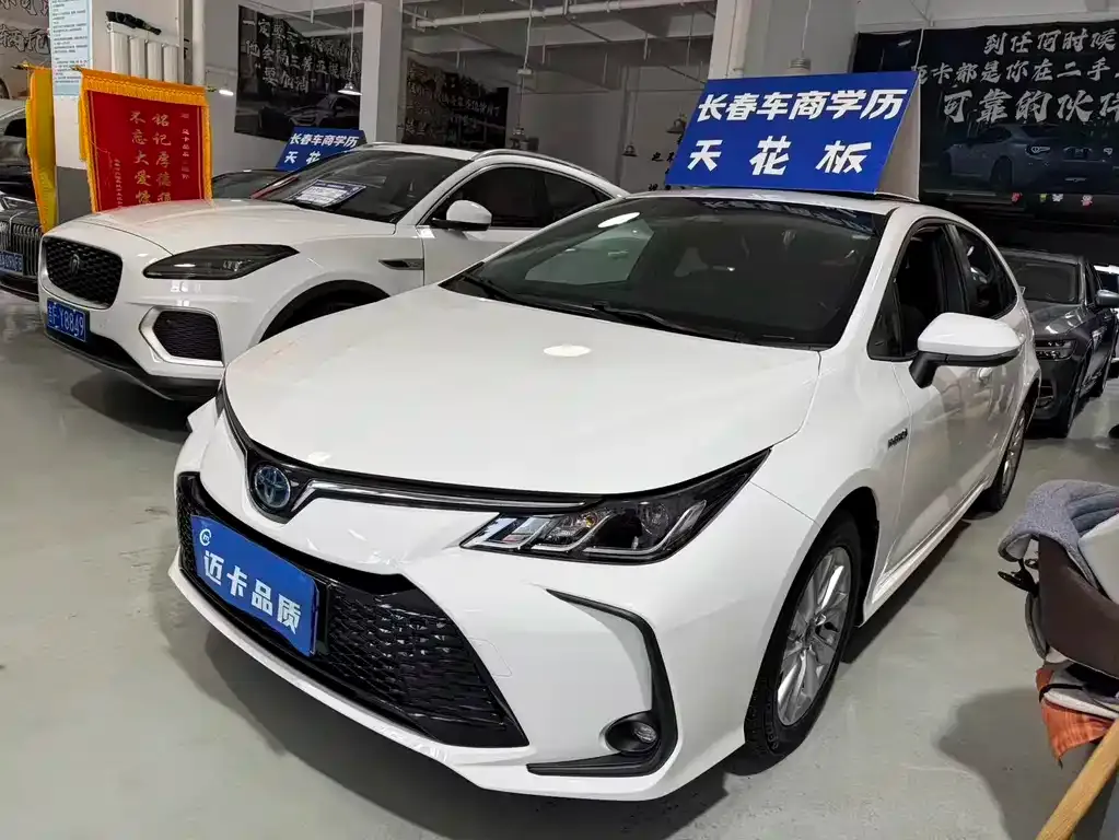 Toyota Corolla — фото 1