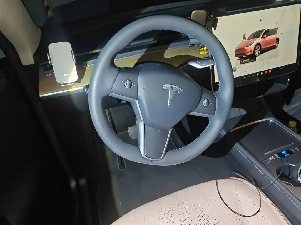 Tesla Model Y 2023 из CN, фото 3