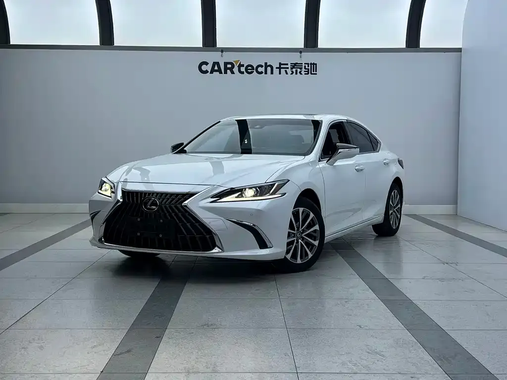 Lexus ES 2023 из CN, фото 1