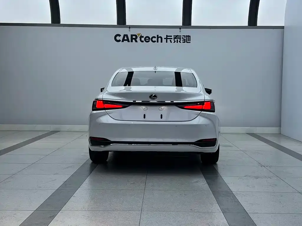 Lexus ES 2023 из CN, фото 3
