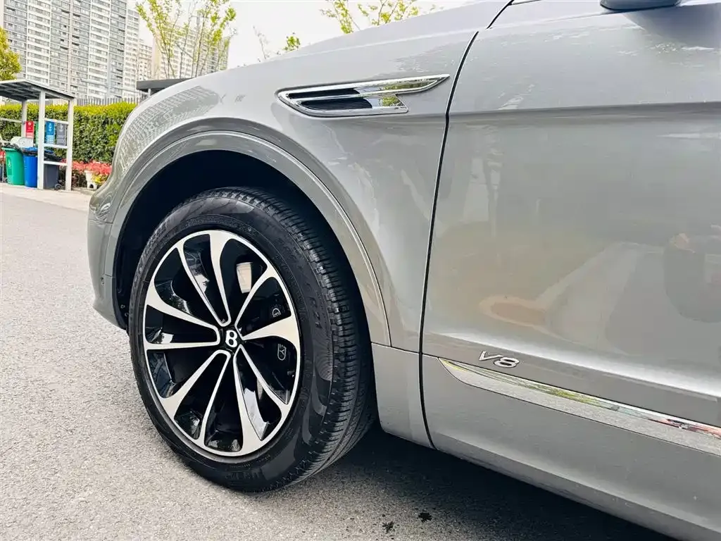 Bentley Bentayga 2021 из CN, фото 5