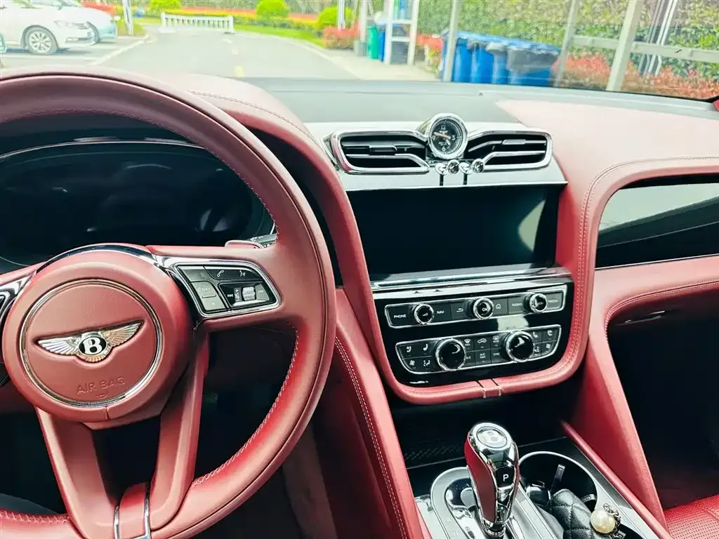 Bentley Bentayga 2021 из CN, фото 6