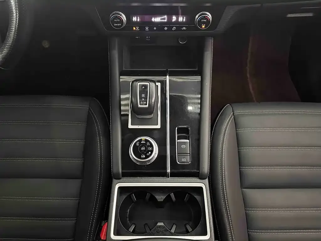 Mitsubishi Outlander 2023 из CN, фото 9