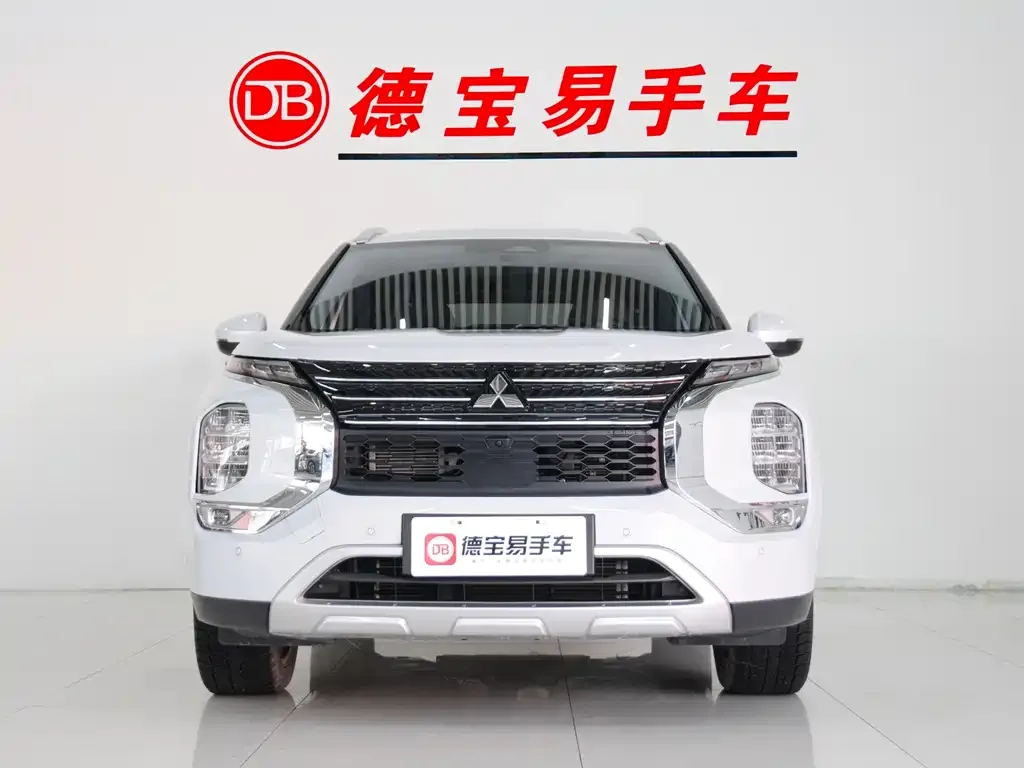 Mitsubishi Outlander 2023 из CN, фото 7
