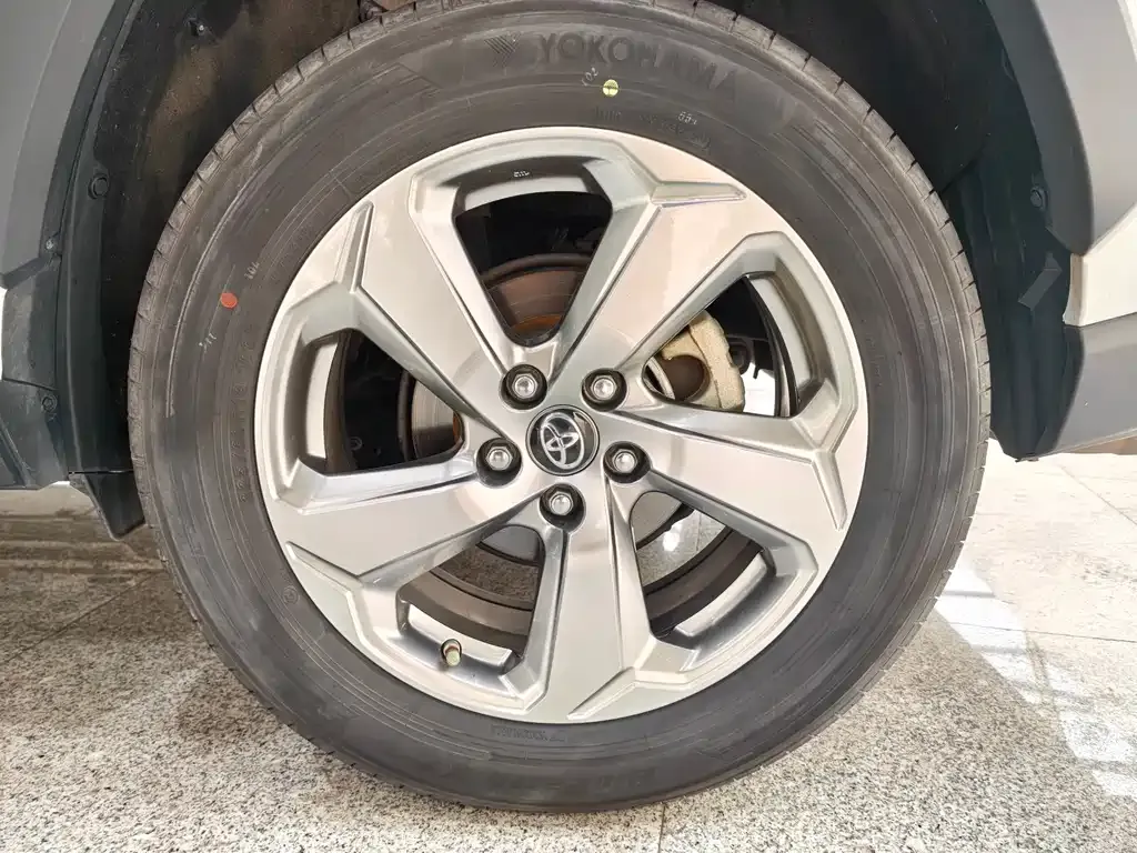 Toyota RAV4 2022 из CN, фото 3