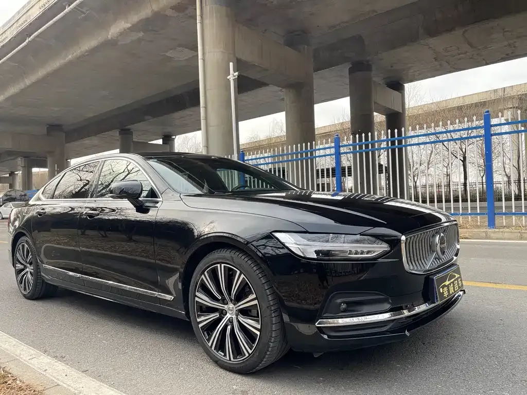 Volvo S90 2023 из CN, фото 1