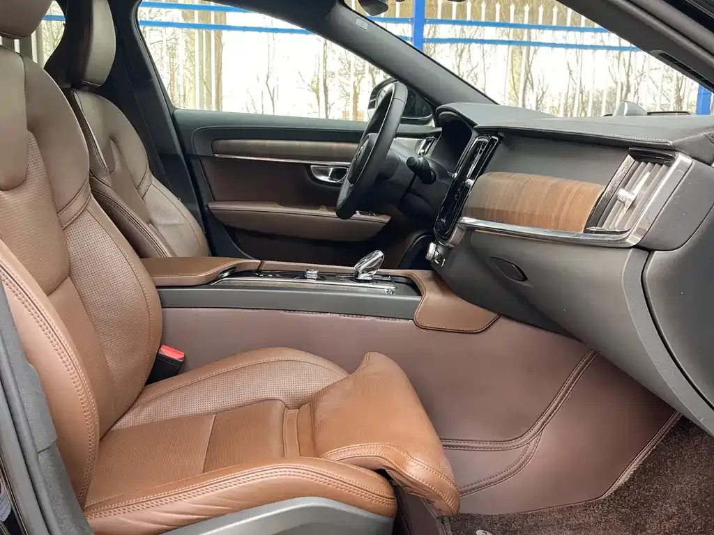 Volvo S90 2023 из CN, фото 3